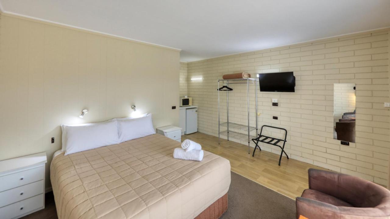 Motel Meneres Corowa Exterior photo