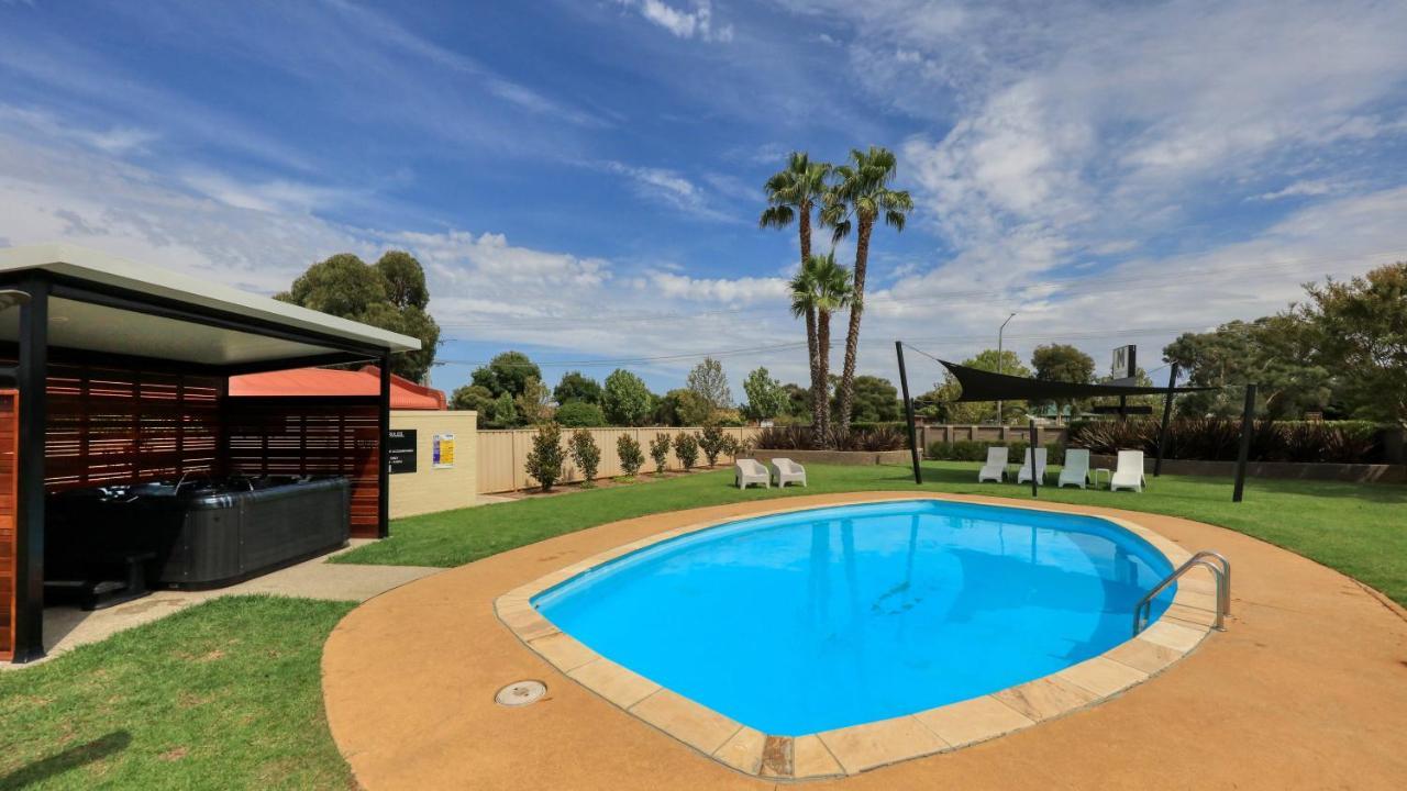 Motel Meneres Corowa Exterior photo