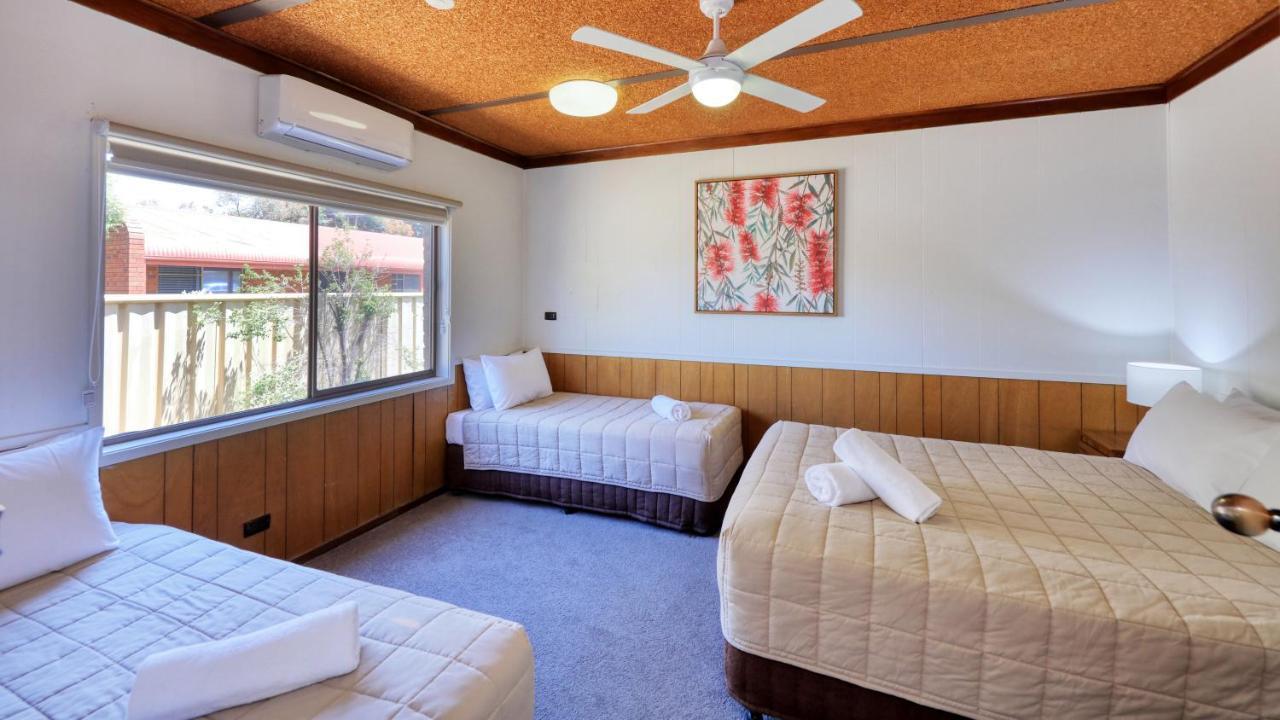 Motel Meneres Corowa Exterior photo
