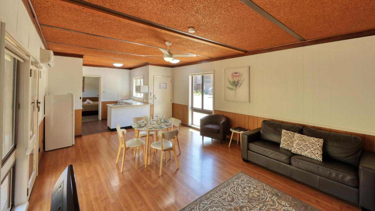 Motel Meneres Corowa Exterior photo