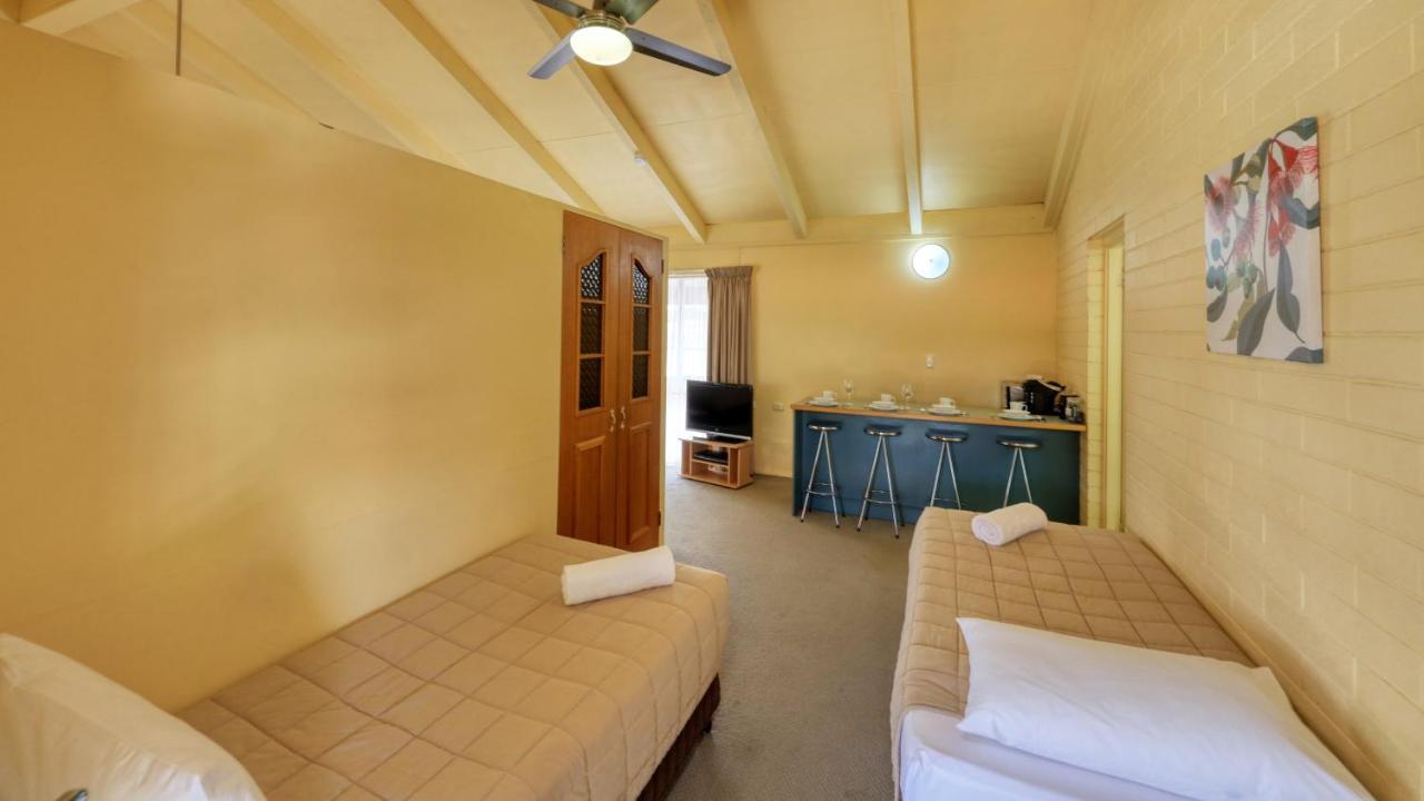 Motel Meneres Corowa Exterior photo