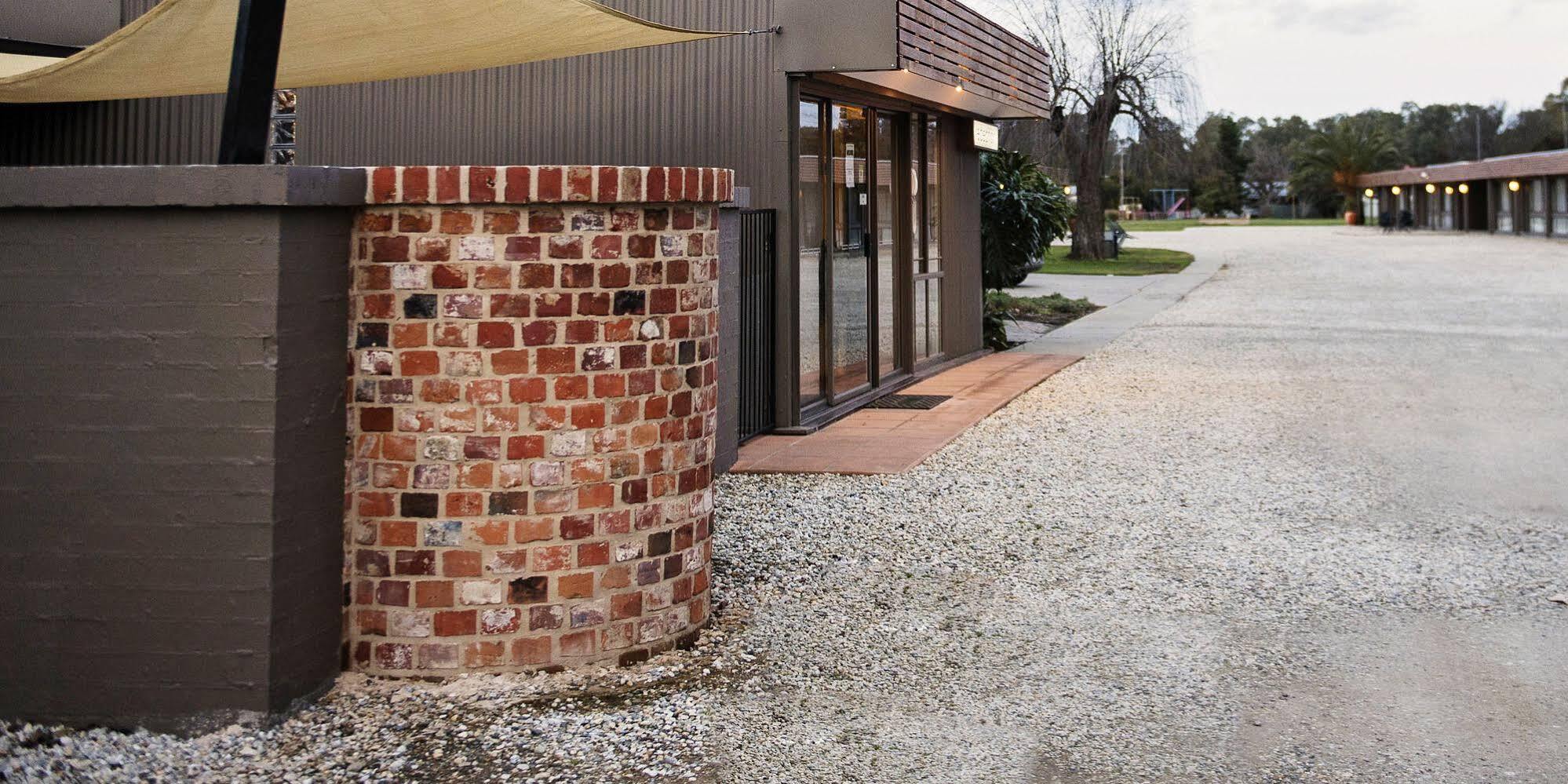 Motel Meneres Corowa Exterior photo