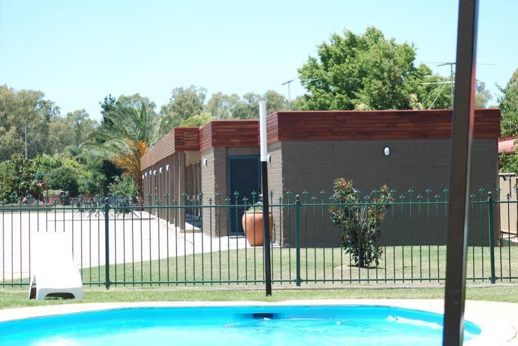 Motel Meneres Corowa Exterior photo