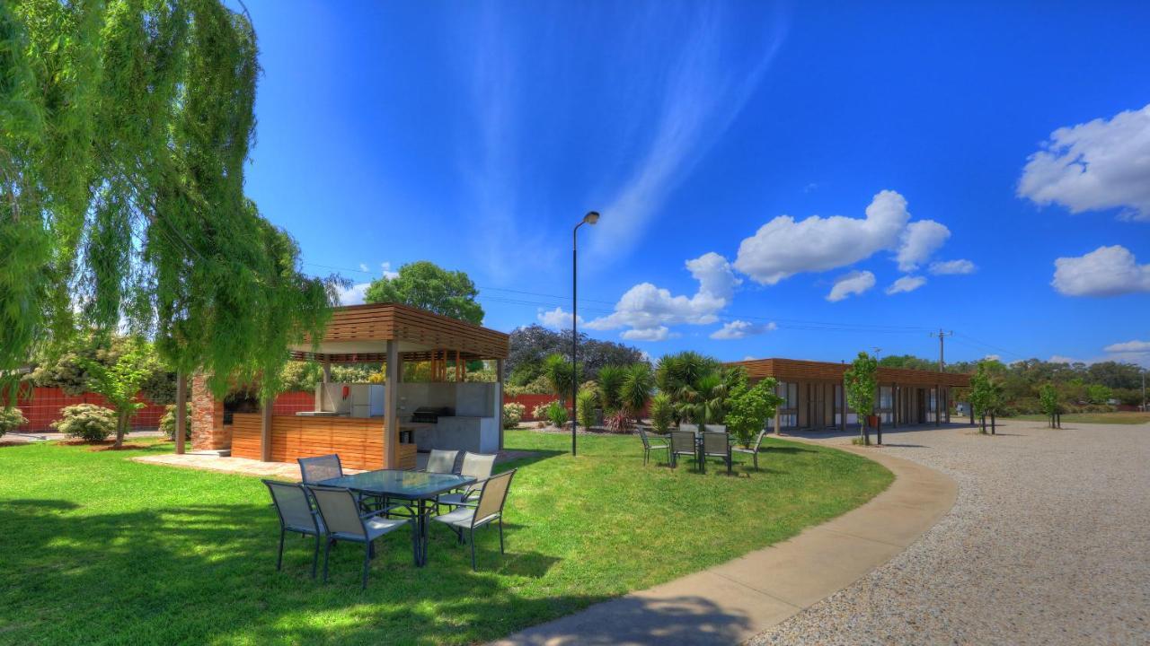 Motel Meneres Corowa Exterior photo