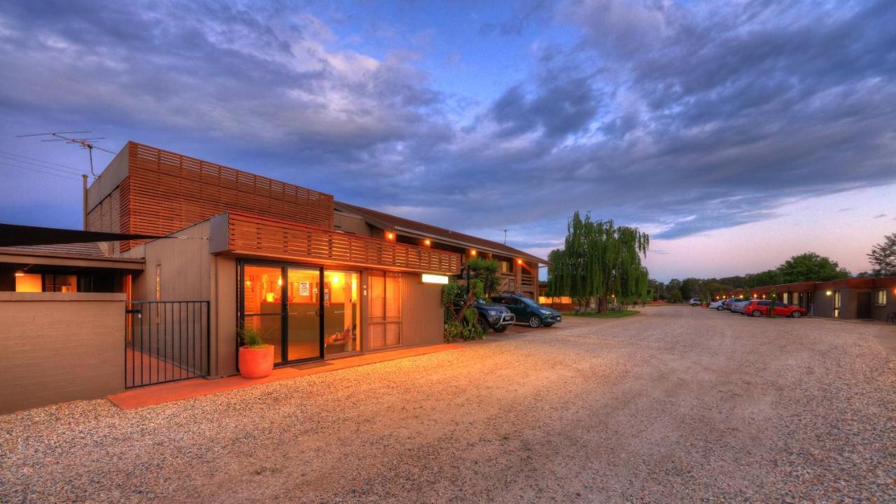 Motel Meneres Corowa Exterior photo
