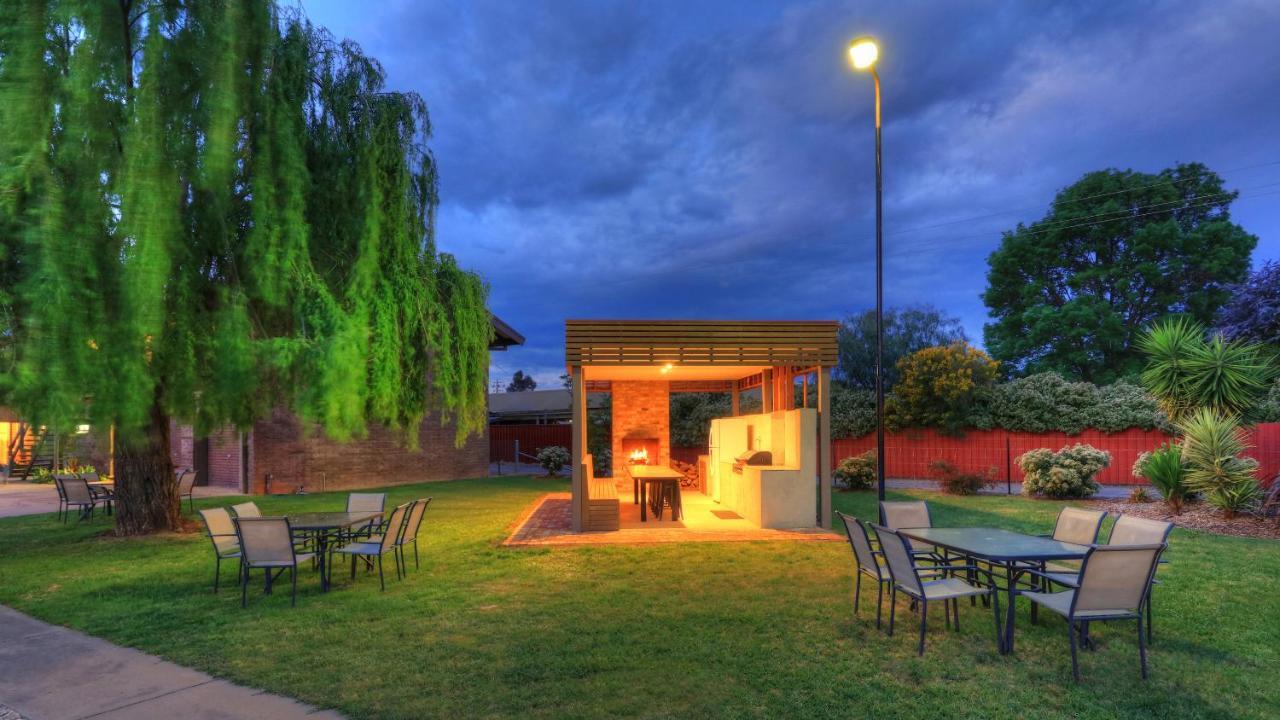 Motel Meneres Corowa Exterior photo